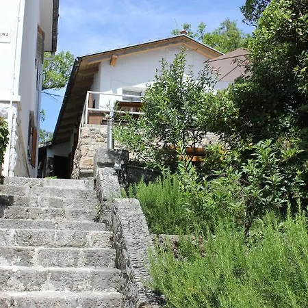 Vendégház Simple Beachfront Bego Kraljevica