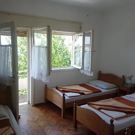 Simple Beachfront Bego Kraljevica