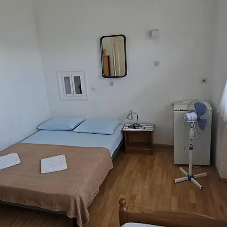 Vendégház Simple Beachfront Bego Kraljevica