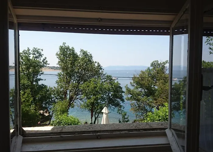 Simple Beachfront Bego