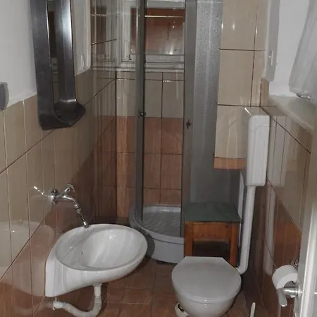 Simple Beachfront Bego 招待所 *