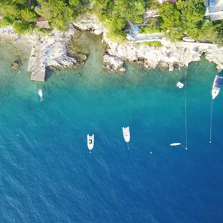 招待所 Simple Beachfront Bego *