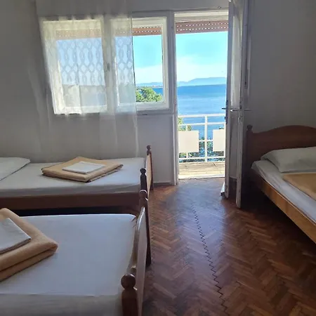 Simple Beachfront Bego *