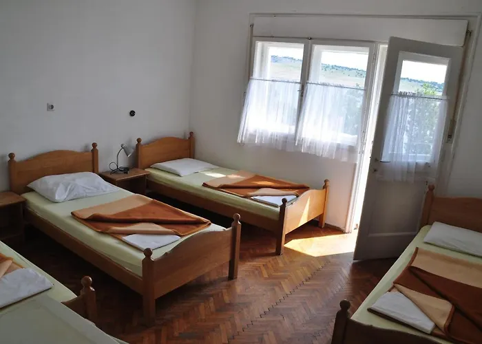 Pensión Simple Beachfront Bego